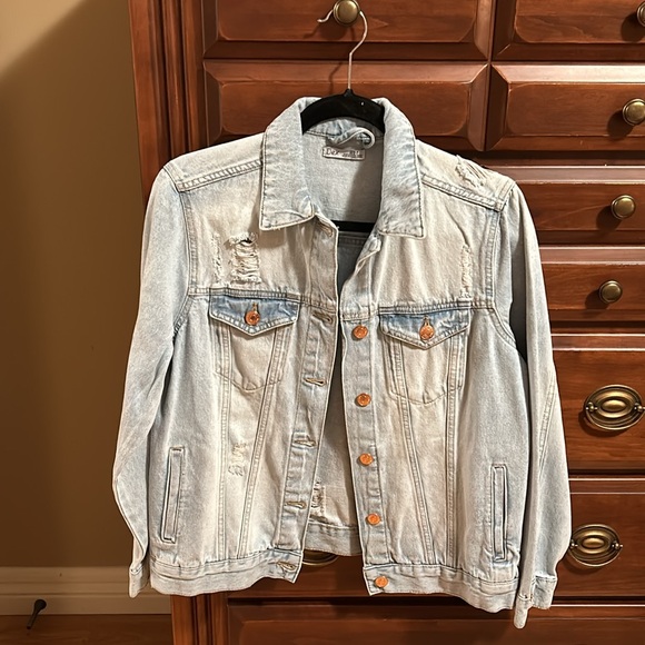 Dex Distressed Denim Jacket, Size Small, NWT - Picture 4 of 12